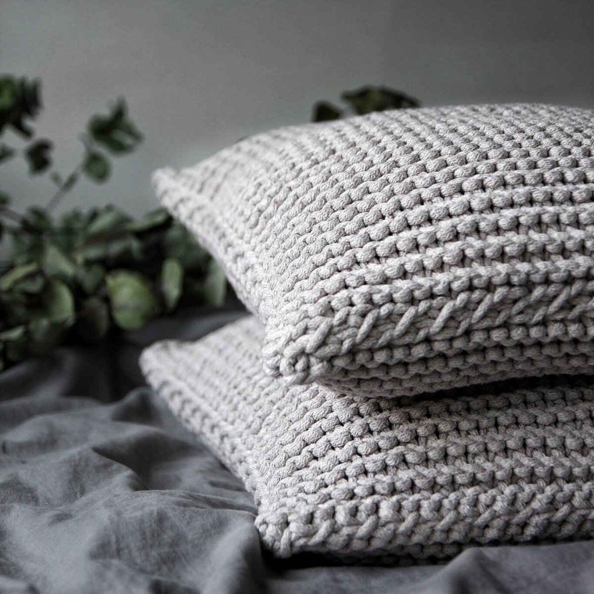 Knitted square cushion | OATMEAL - Zuri House