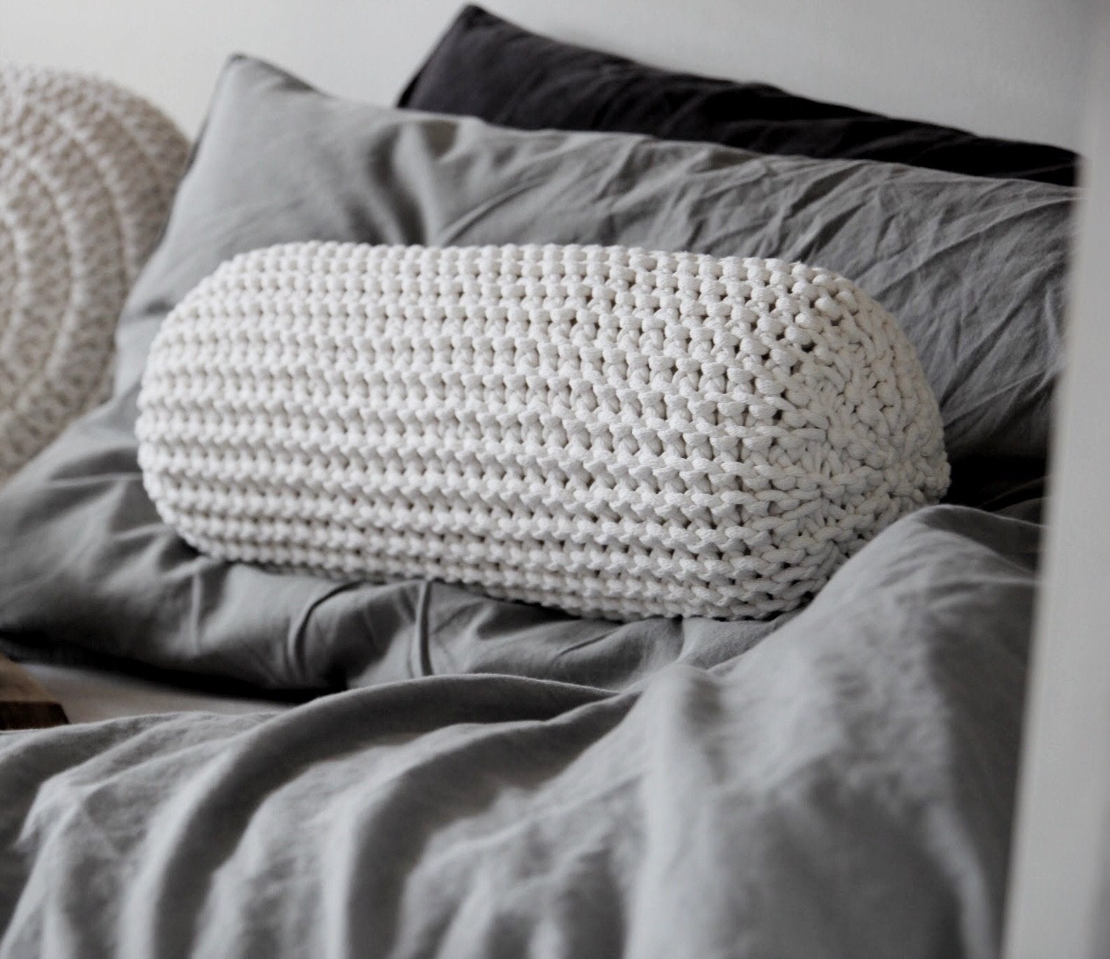 Neck cushion IVORY - Zuri House