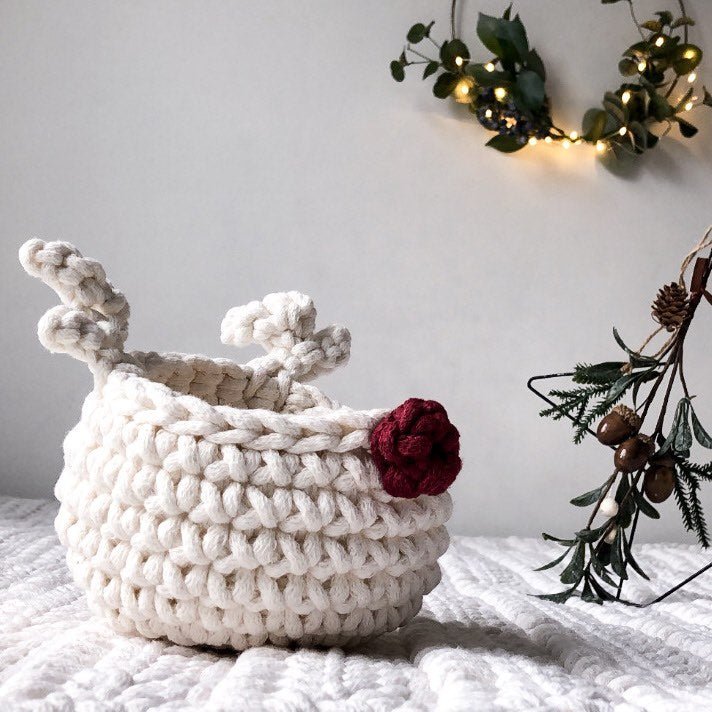 Reindeer basket | Ivory & Red Nose - Zuri House