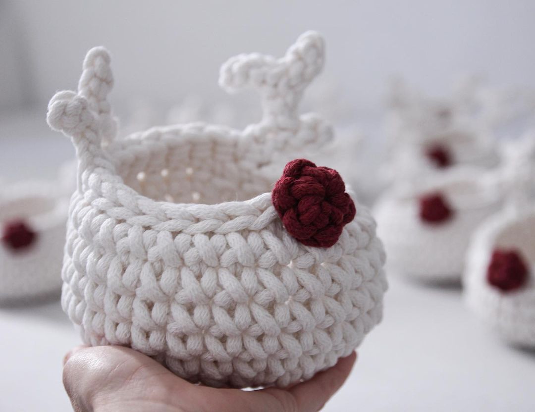Reindeer basket | Ivory & Red Nose - Zuri House