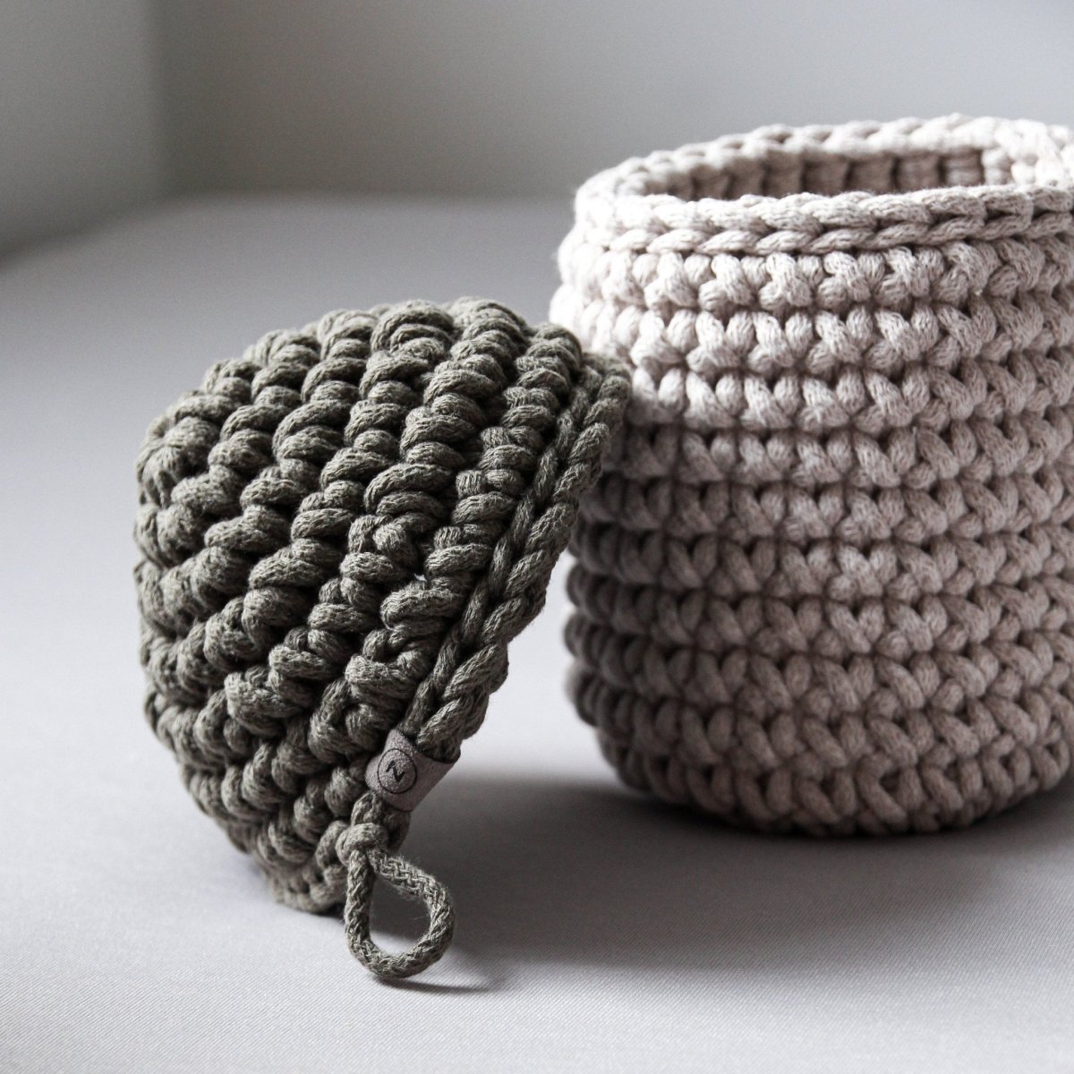 Smurf Basket | OATMEAL & OLIVE GREEN - Zuri House